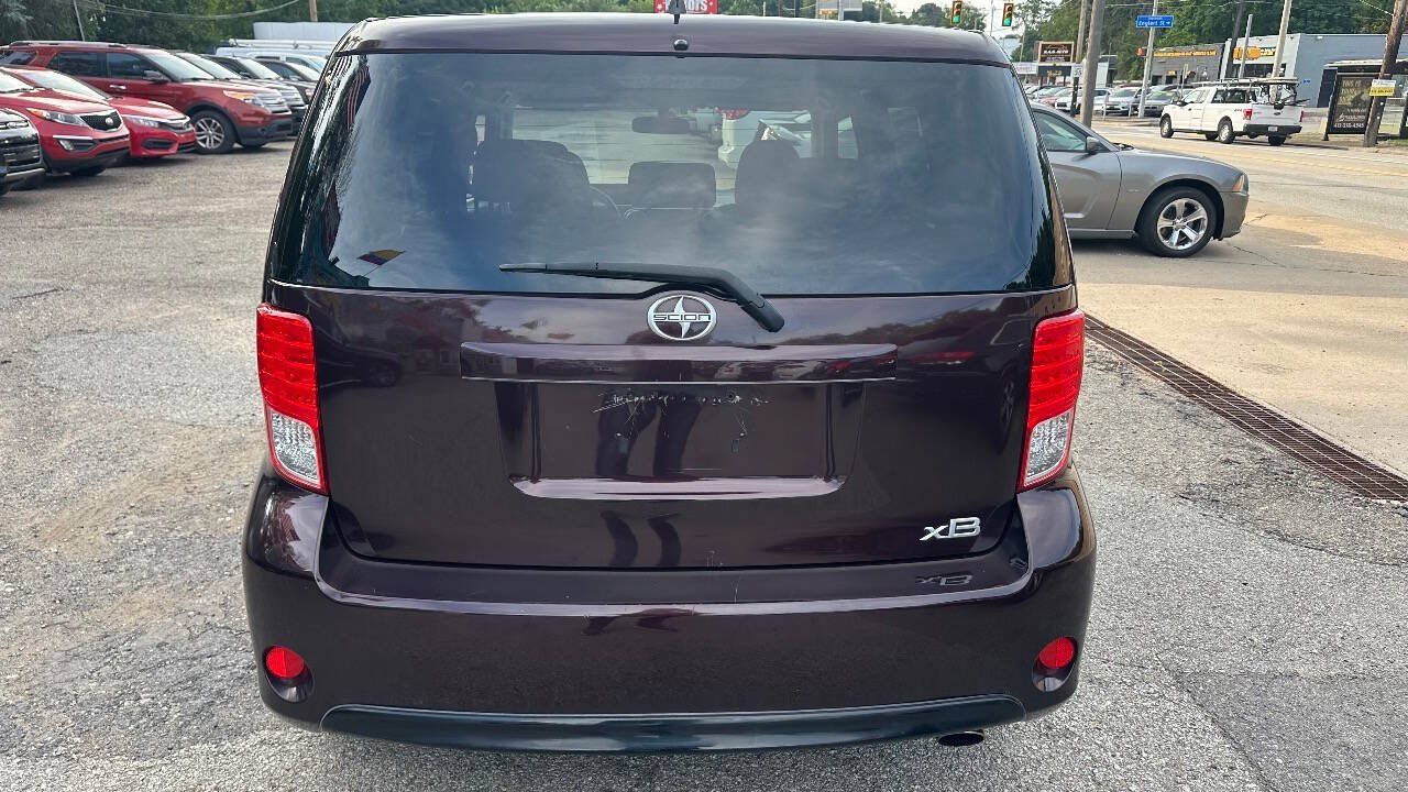 Used 2013 Scion xB FWD image 5