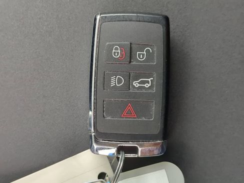 Used 2025 Land Rover Discovery Sport S image 38