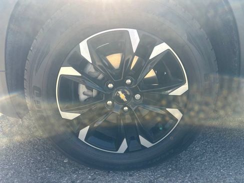 Used 2022 Chevrolet TrailBlazer LT FWD image 2