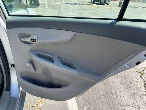 Used 2010 Toyota Corolla Sedan 4D image 14