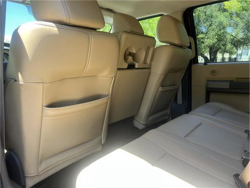 Used 2011 Ford F250 Lariat w/ Lariat Interior Pkg AWD/4WD image 16