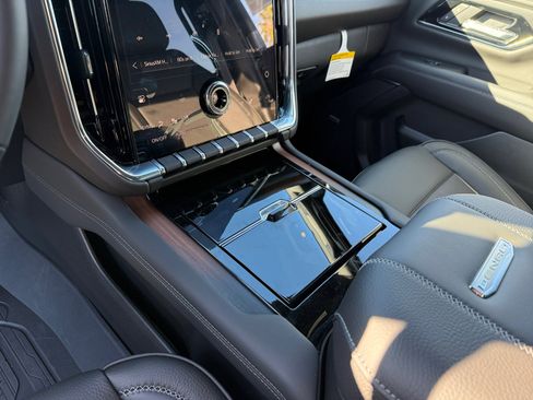 New 2026 GMC Yukon Denali w/ Sun & Power Step Package image 13