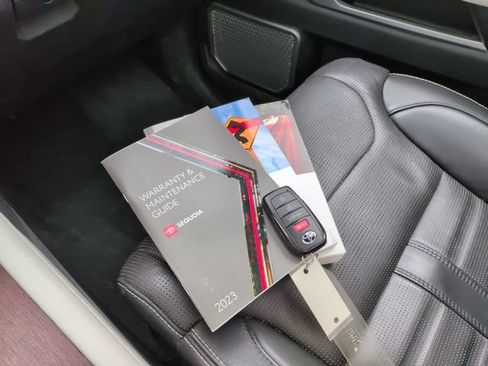 Used 2023 Toyota Sequoia Capstone AWD/4WD image 25