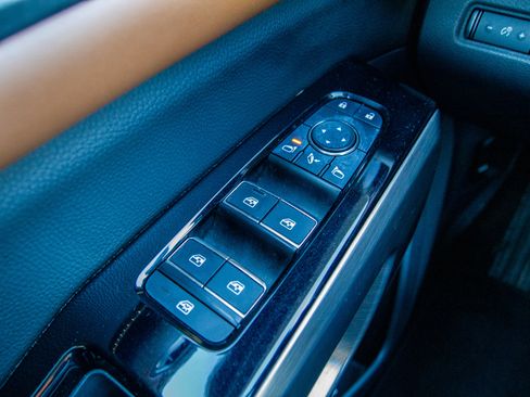 Used 2023 Nissan Pathfinder Platinum w/ Lighting Package (N93) image 24