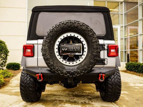 Used 2021 Jeep Wrangler Unlimited Rubicon AWD/4WD image 11