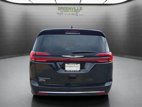 New 2026 Chrysler Pacifica Select image 7
