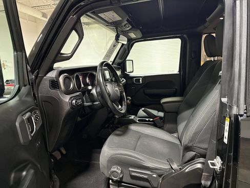 Used 2019 Jeep Wrangler Sport AWD/4WD image 19