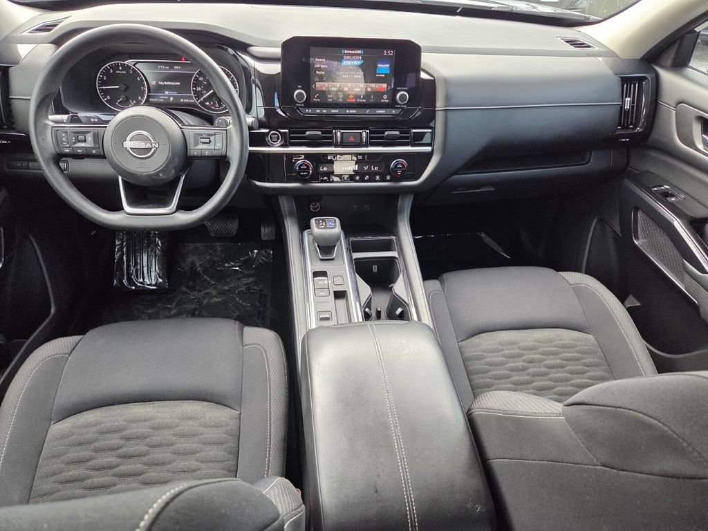 Used 2022 Nissan Pathfinder S FWD image 10