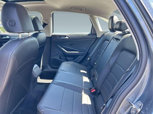 Used 2024 Volkswagen Jetta SE FWD image 15