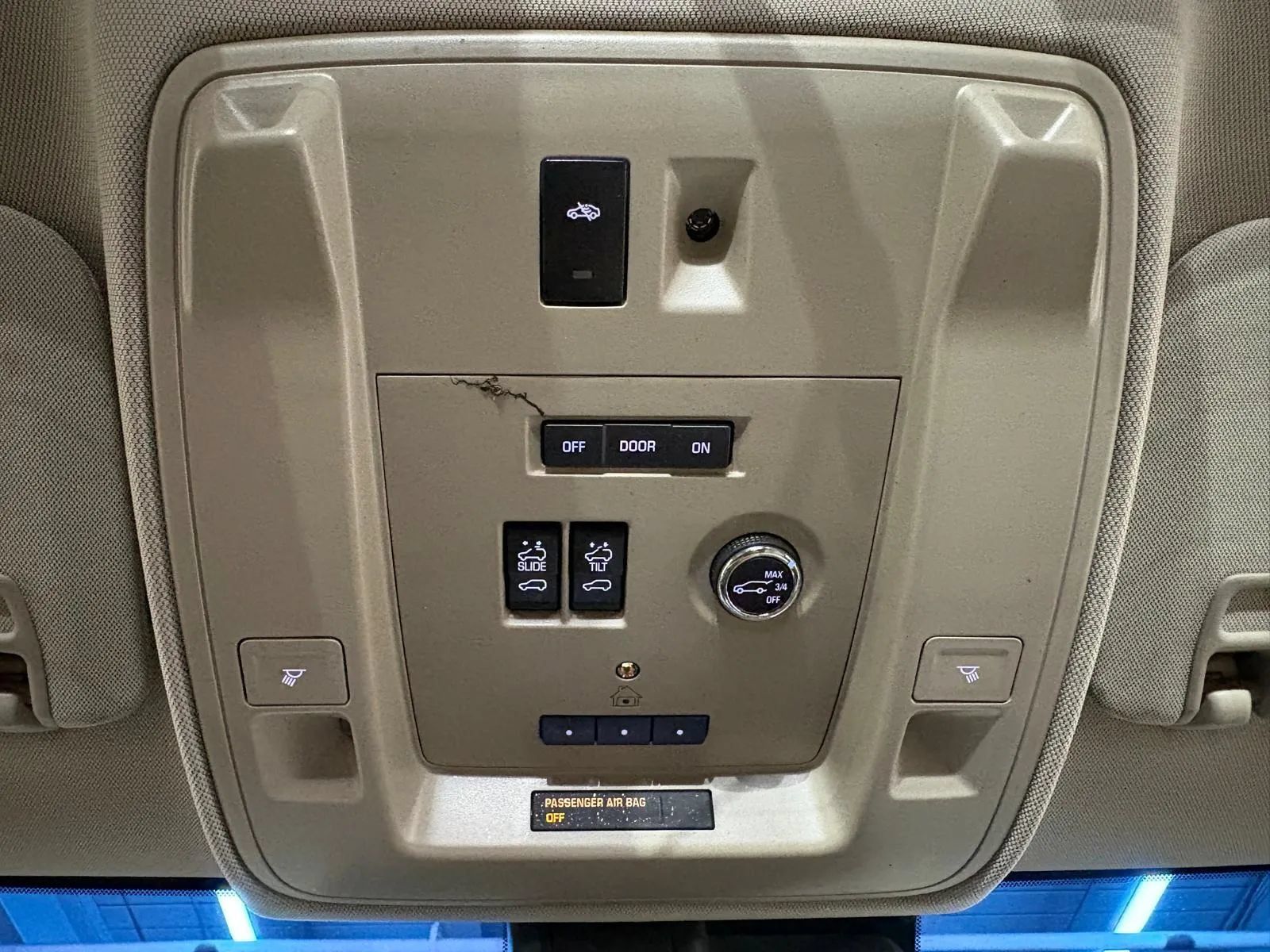 Used 2016 Cadillac Escalade Luxury AWD/4WD image 35