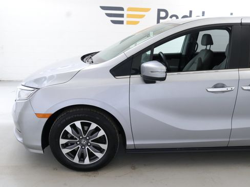 Used 2023 Honda Odyssey EX-L image 4