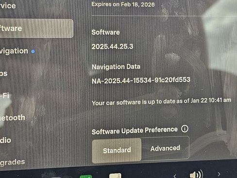 Used 2023 Tesla Model 3 Standard Range image 5