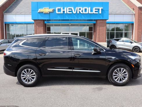 Certified 2024 Buick Enclave Essence w/ Technology Package AWD/4WD image 1
