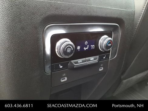 Used 2024 GMC Yukon AT4 w/ Technology Package image 15