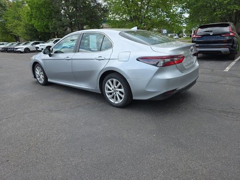 Used 2021 Toyota Camry LE FWD image 6