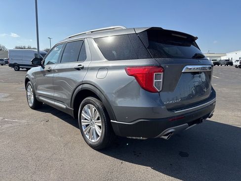 Used 2024 Ford Explorer Limited w/ Limited Technology Package image 2