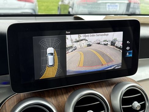 Used 2022 Mercedes-Benz GLC 300 w/ Premium Package Lite image 4