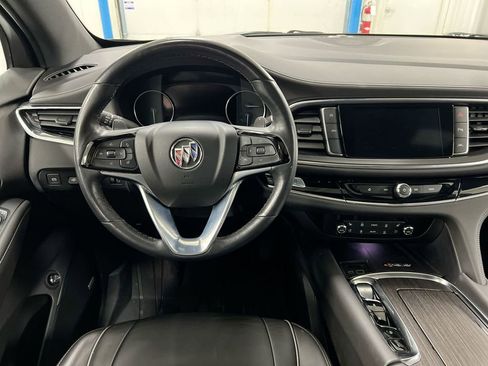 Used 2024 Buick Enclave Avenir AWD/4WD image 11
