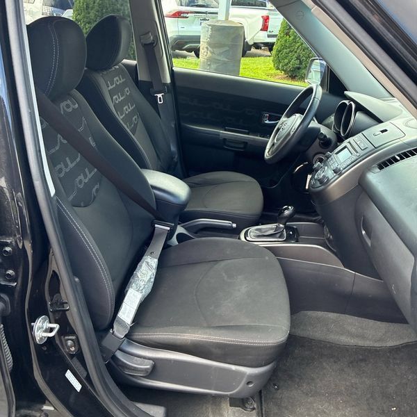 Used 2012 Kia Soul + FWD image 33