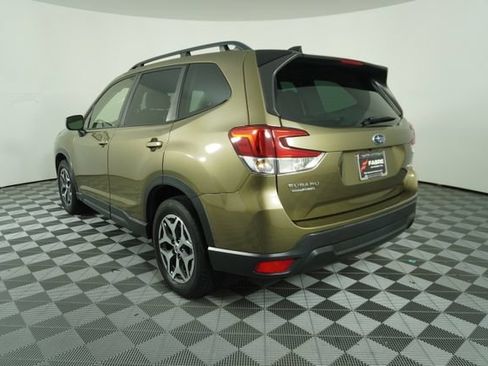 Used 2024 Subaru Forester Premium AWD/4WD image 5