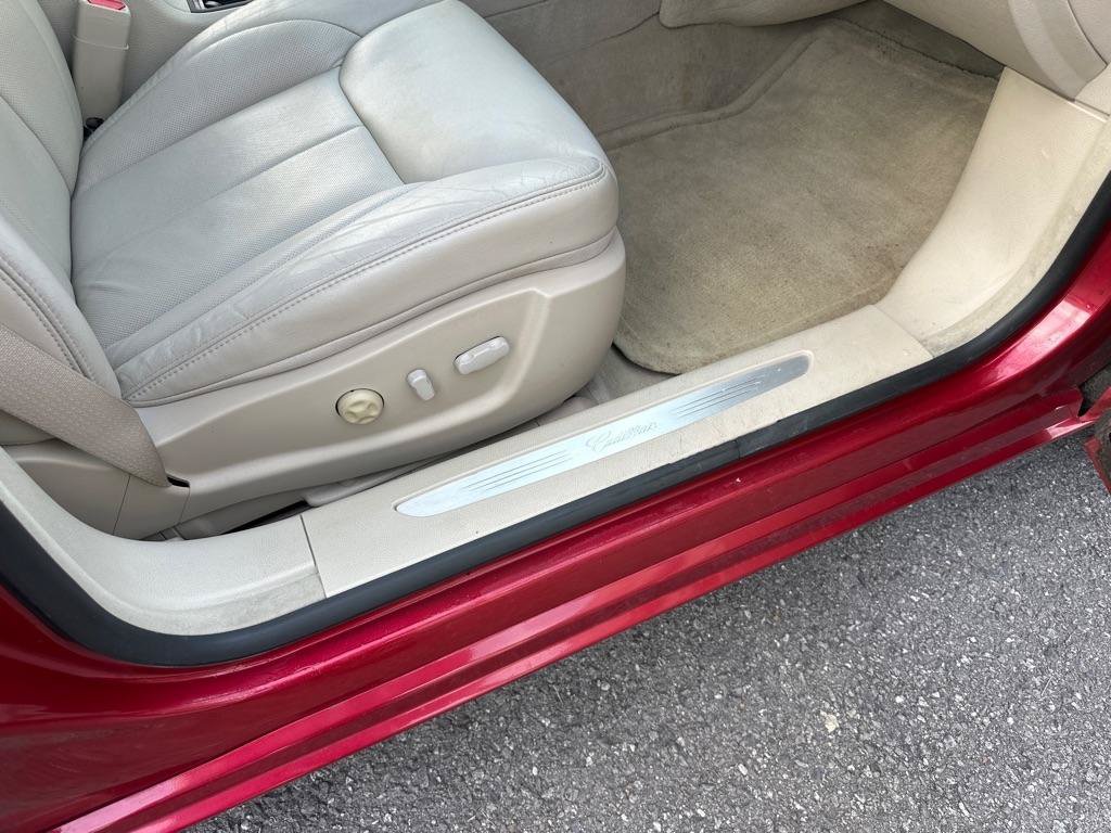 Used 2006 Cadillac DTS w/ Trunk Convenience Package FWD image 33