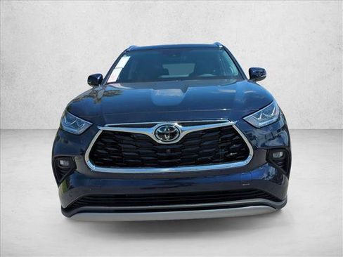 New 2026 Toyota Highlander Platinum AWD/4WD image 6