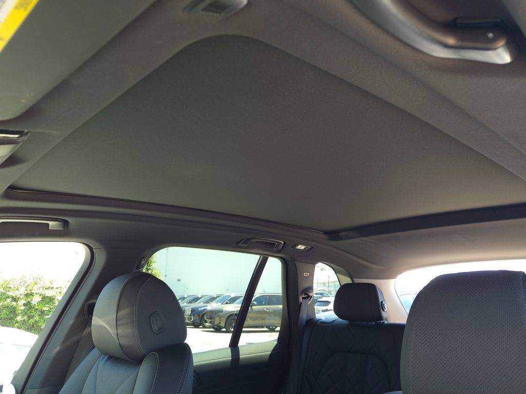 Used 2026 BMW X5 sDrive40i w/ Premium Package RWD image 15