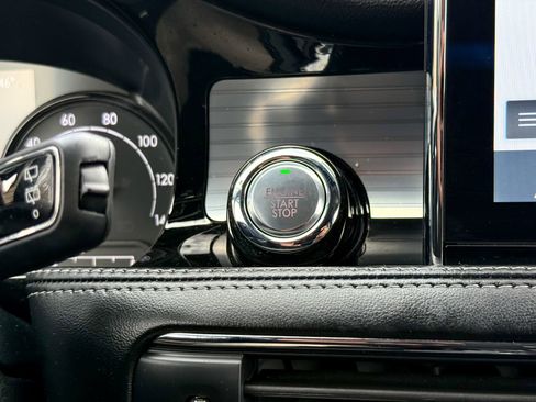 Used 2022 Lincoln Corsair AWD w/ Premium Package image 26