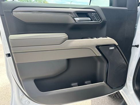 New 2026 Chevrolet Silverado 1500 ZR2 AWD/4WD image 32