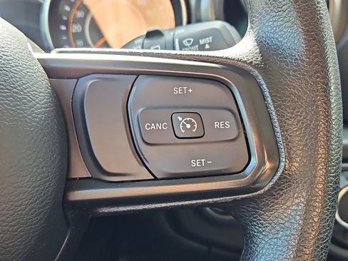 Used 2022 Jeep Wrangler Unlimited Sport image 19