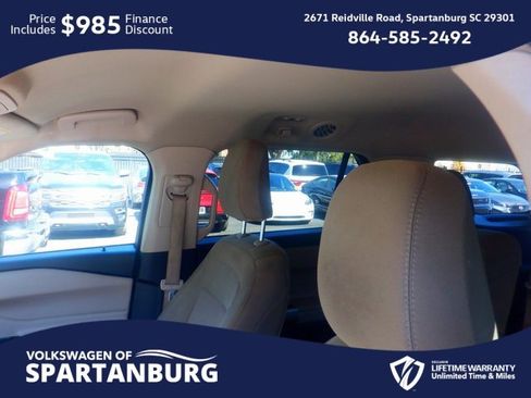 Used 2024 Ford Explorer XLT image 12