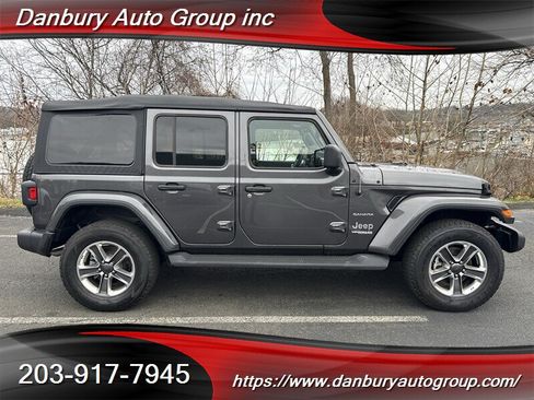Used 2022 Jeep Wrangler Unlimited Sahara w/ Cold Weather Group AWD/4WD image 7