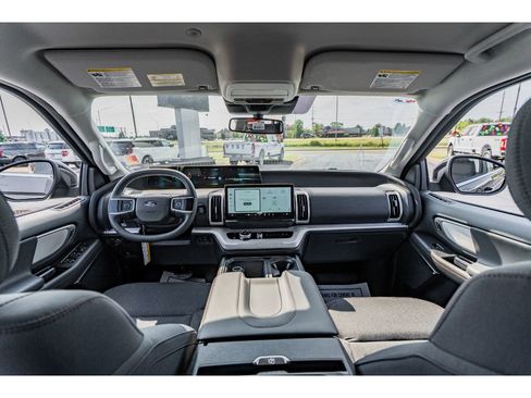 Used 2025 Ford Expedition Max Active image 10