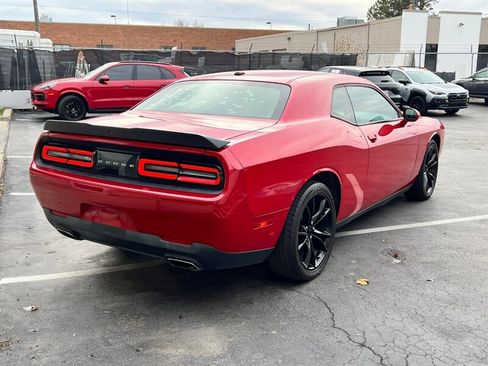 Used 2016 Dodge Challenger SXT w/ Blacktop Package image 8