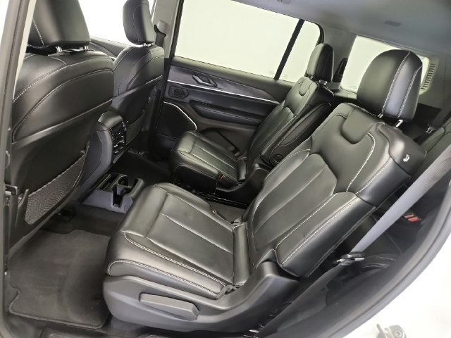 Used 2022 Jeep Grand Cherokee L Limited w/ Black Appearance Package RWD image 19