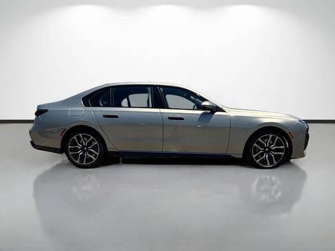 Used 2023 BMW 760i xDrive AWD/4WD image 2