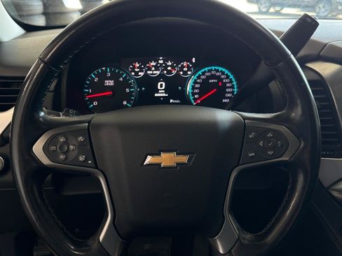 Used 2020 Chevrolet Suburban Premier AWD/4WD image 24