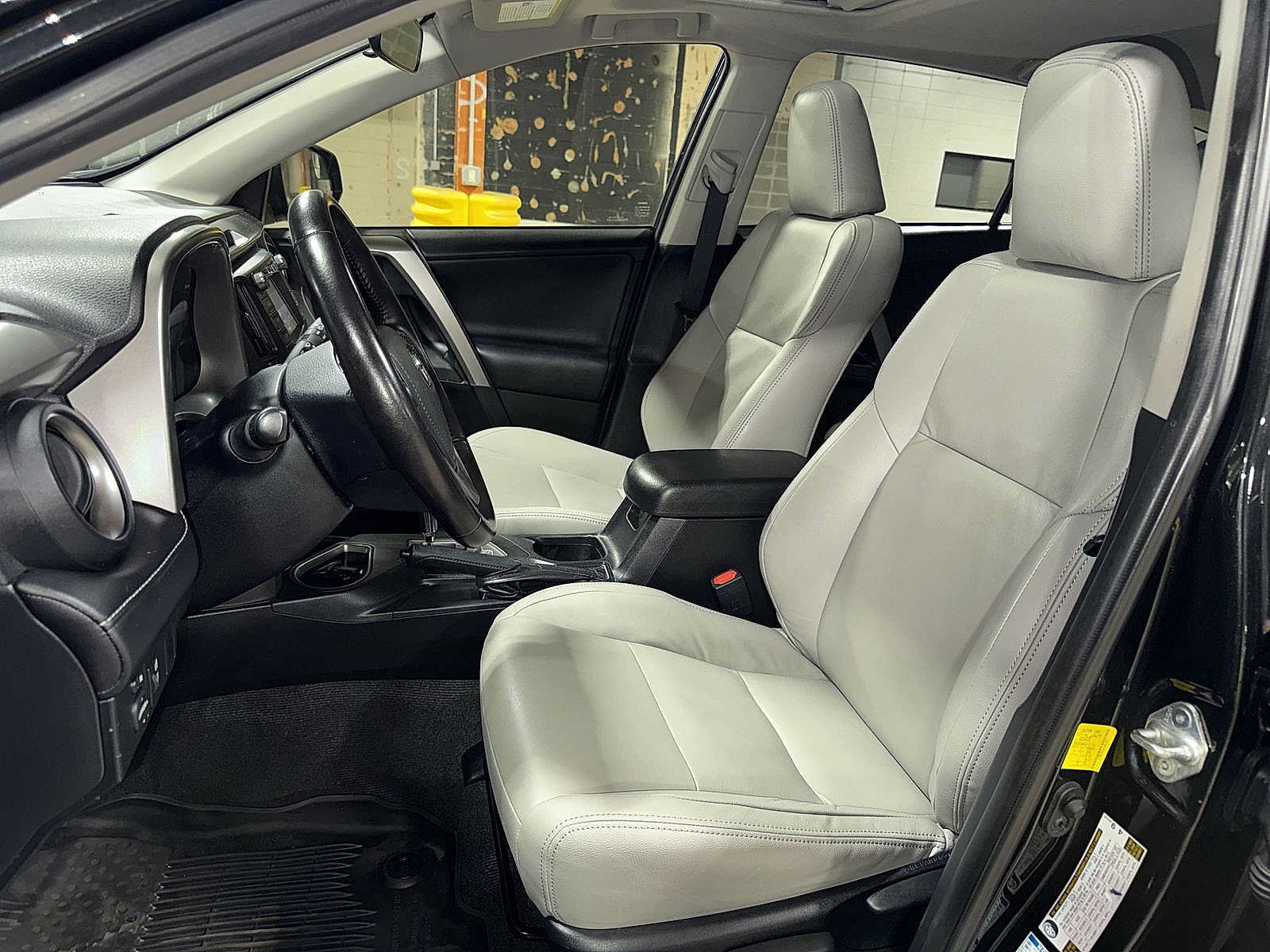Certified 2016 Toyota RAV4 XLE AWD/4WD image 15
