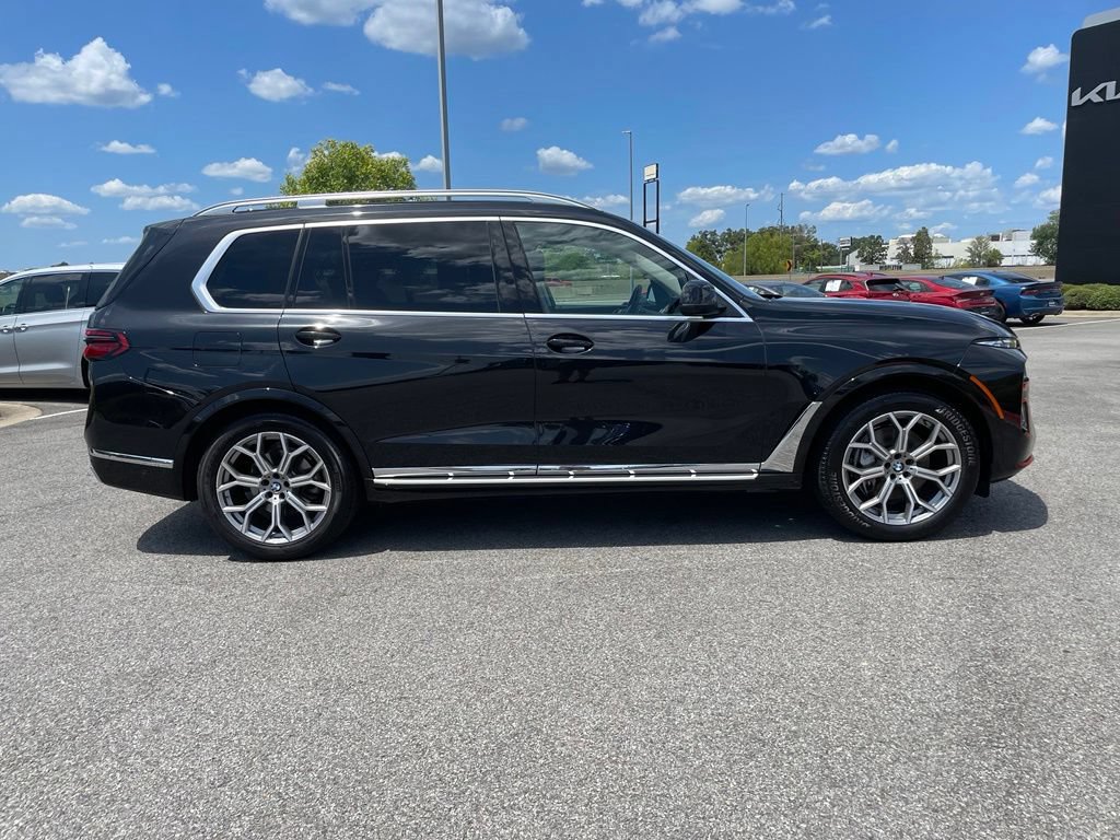 Used 2024 BMW X7 xDrive40i AWD/4WD image 9