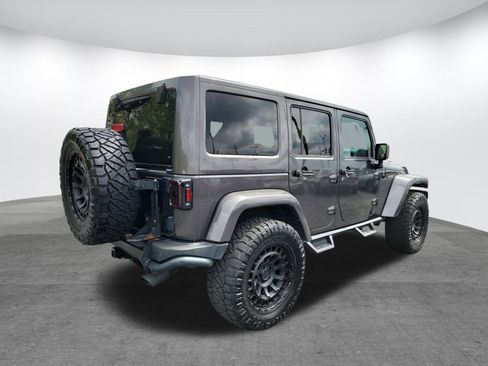 Used 2016 Jeep Wrangler Unlimited Sahara image 22