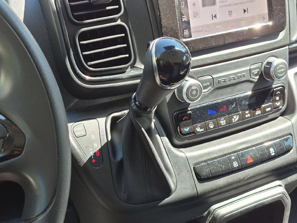 Used 2025 RAM ProMaster 2500 w/ Convenience Group FWD image 17
