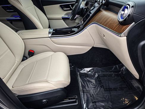 Used 2023 Mercedes-Benz GLC 300 4MATIC image 39