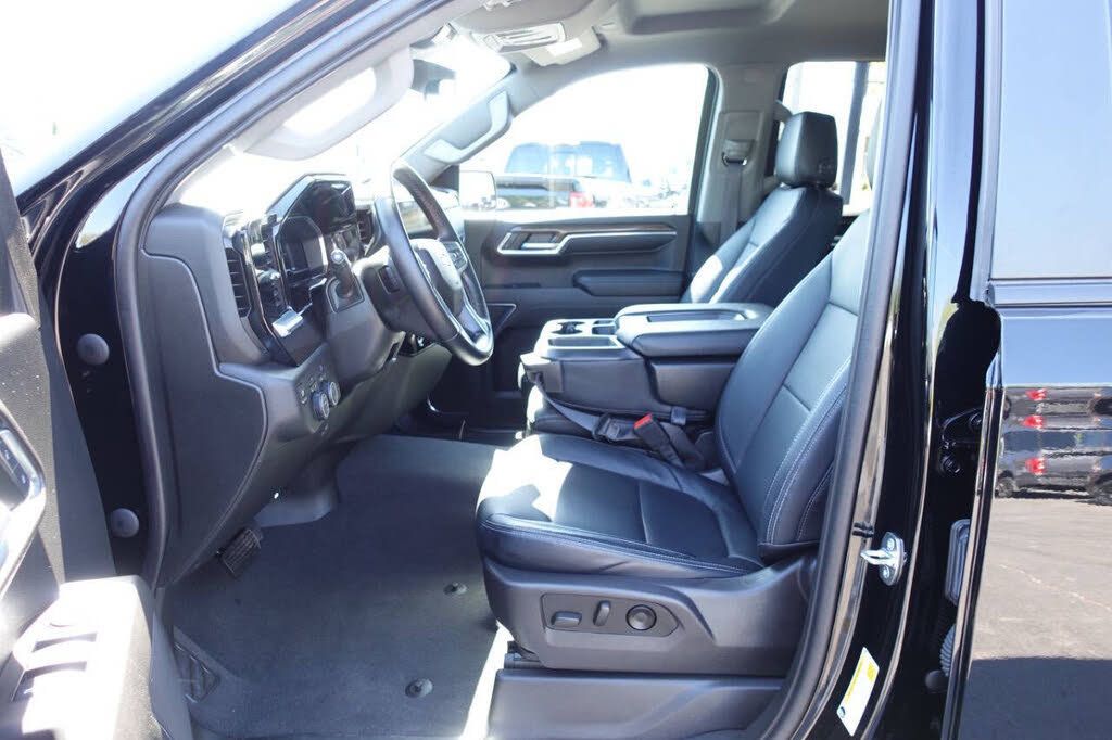 Used 2023 Chevrolet Silverado 1500 LT AWD/4WD image 18