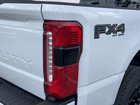 New 2026 Ford F250 XLT w/ XLT Premium Package AWD/4WD image 8