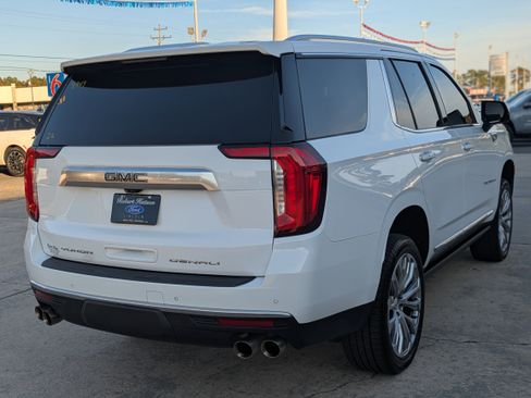 Used 2022 GMC Yukon Denali w/ Advanced Technology Package image 6