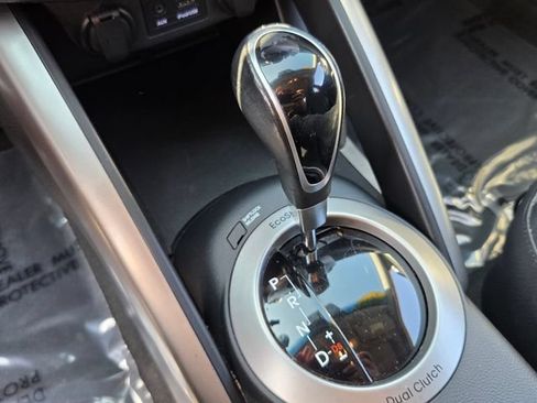 Used 2013 Hyundai Veloster w/ Tech Pkg FWD image 27