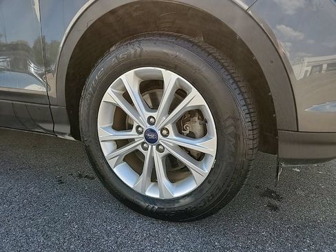 Used 2018 Ford Escape SEL AWD/4WD image 3