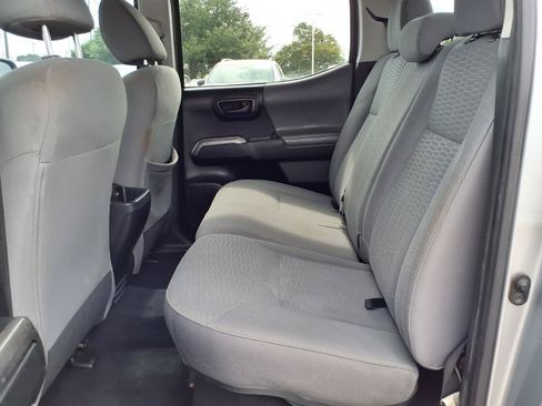 Used 2019 Toyota Tacoma SR5 RWD image 18