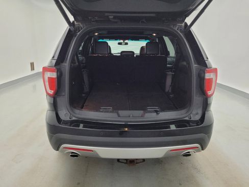 Used 2016 Ford Explorer XLT w/ Equipment Group 202A AWD/4WD image 29