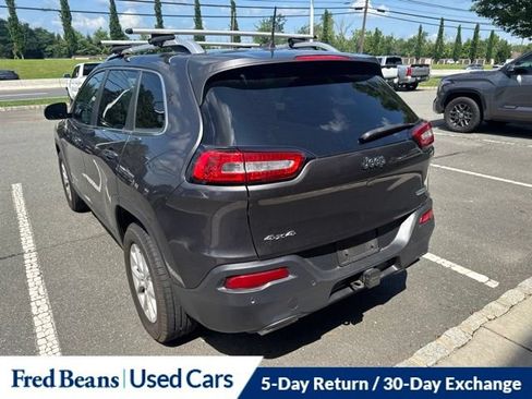 Used 2016 Jeep Cherokee Latitude w/ Safety/Convenience Group AWD/4WD image 12